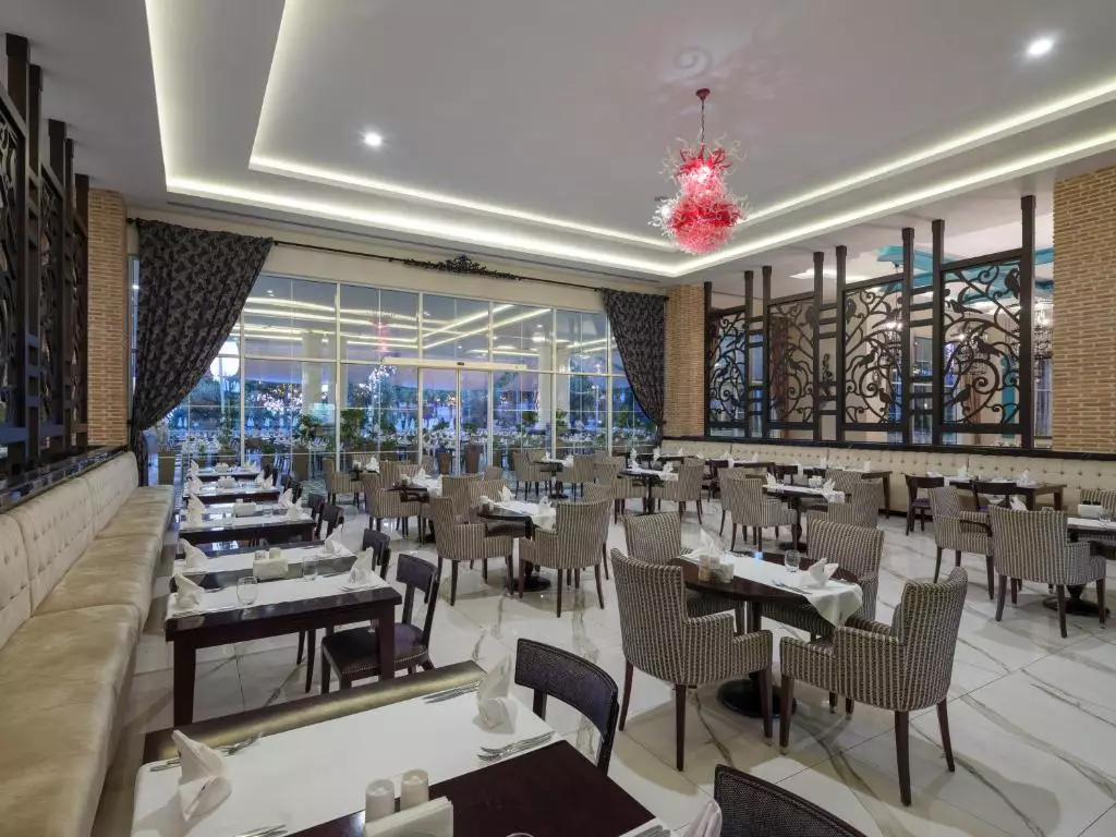 رستوران هتل روبی پلاتینیوم آلانیا